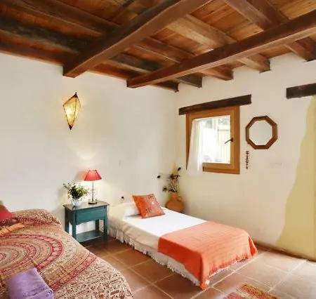 Casa De Los Guindales Country house *